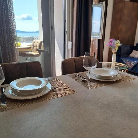 Apartman In With Sea View, Balcony, Air Conditioning, Wifi 5114-1