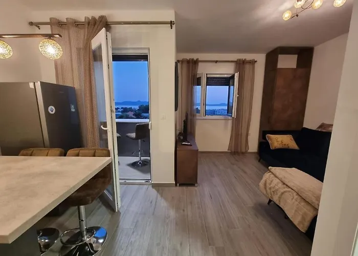 In With Sea View, Balcony, Air Conditioning, Wifi 5114-1 公寓 扎达尔